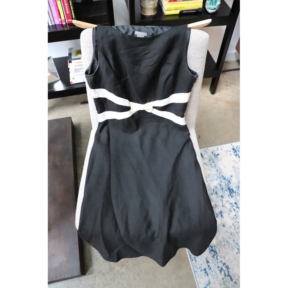 Ann Taylor Black Dress with Bow Detail - Size: 4